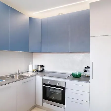 Ariston - Casino - Private Parking Glamour 1 *