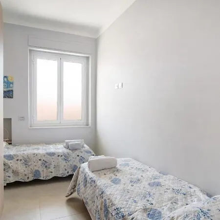 Ariston - Casino - Private Parking Glamour 1 *